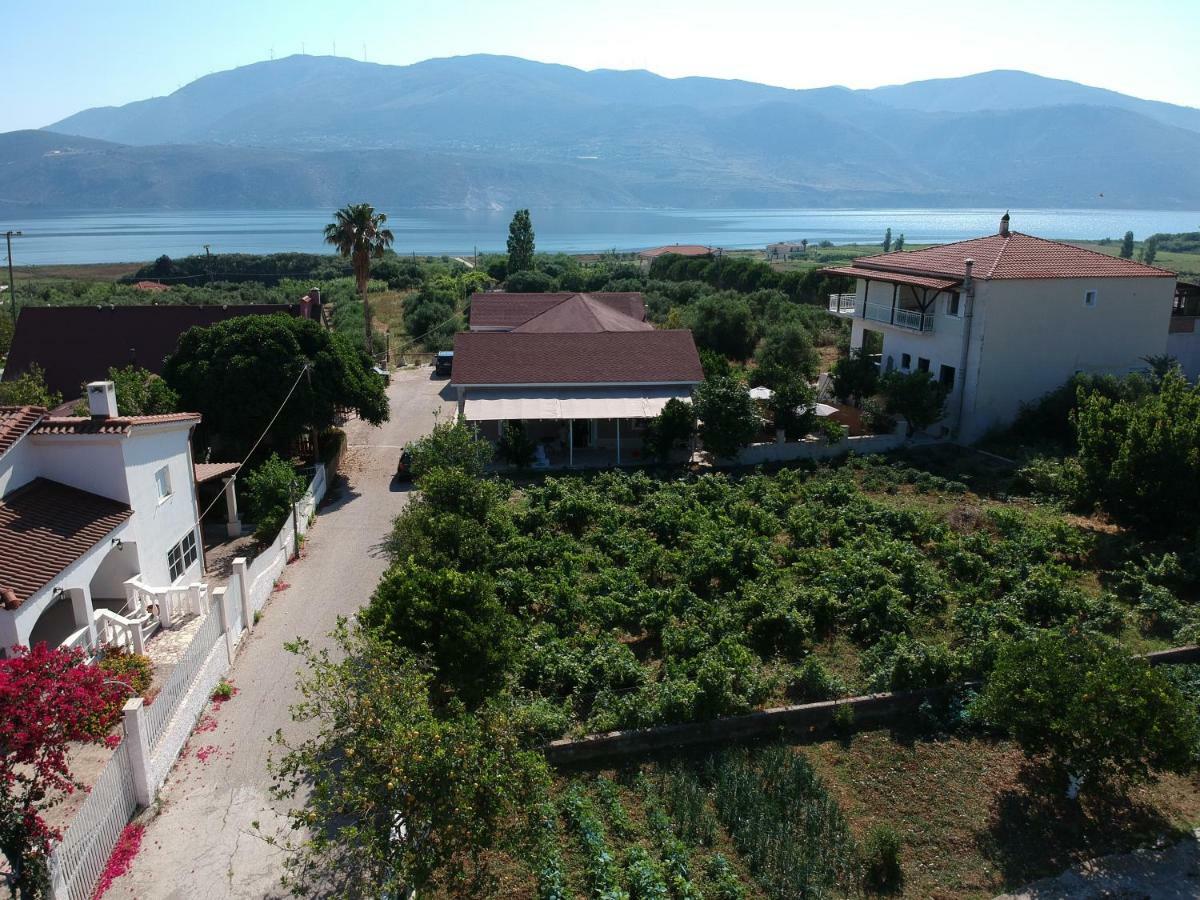 Petros Rooms & Apartments Lixouri Exterior photo