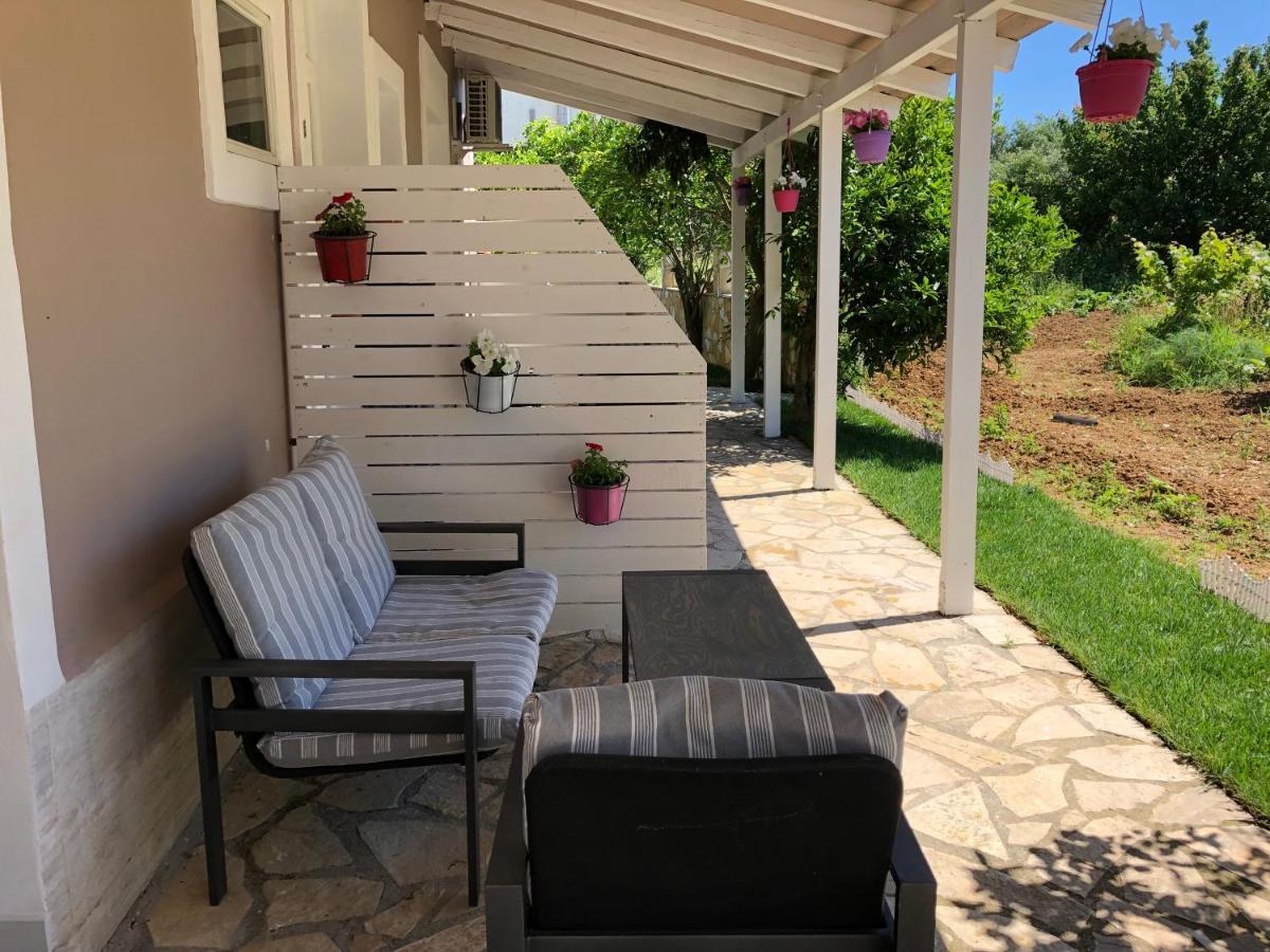 Petros Rooms & Apartments Lixouri Exterior photo
