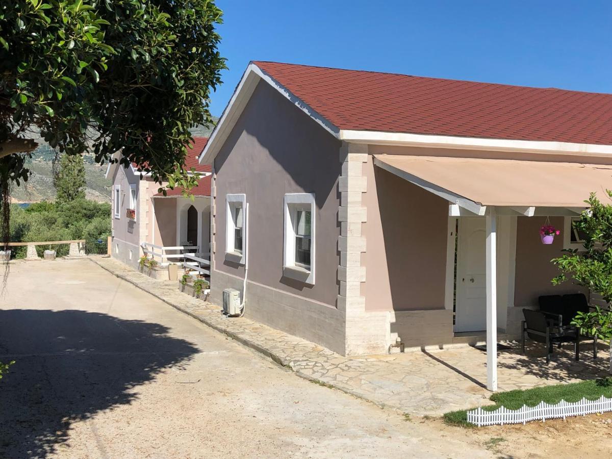Petros Rooms & Apartments Lixouri Exterior photo