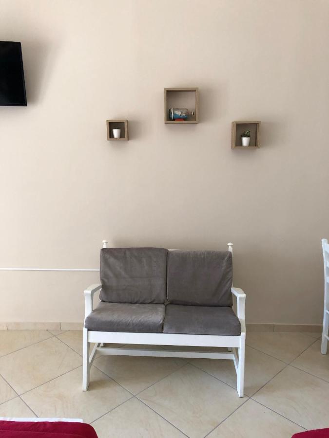 Petros Rooms & Apartments Lixouri Exterior photo